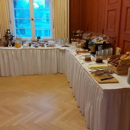 Gaeste- Und Tagungshaus Am Glockengarten 호텔 3*