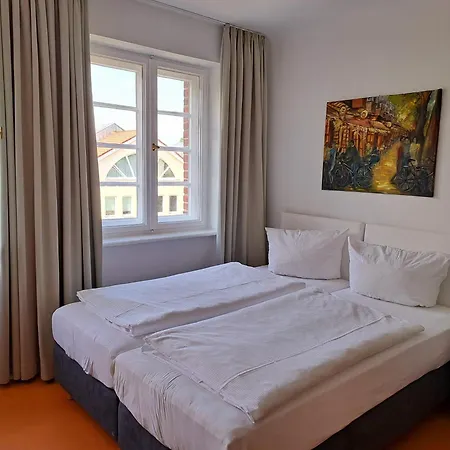 Gaeste- Und Tagungshaus Am Glockengarten 호텔 3*