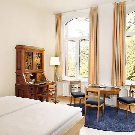 호텔 Gaeste- Und Tagungshaus Am Glockengarten 3*